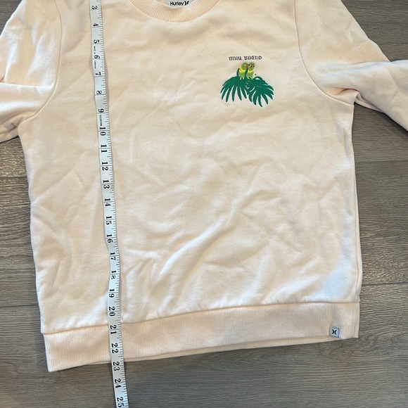 EUC Hurley Embroidered Crew neck - Picture 6 of 7